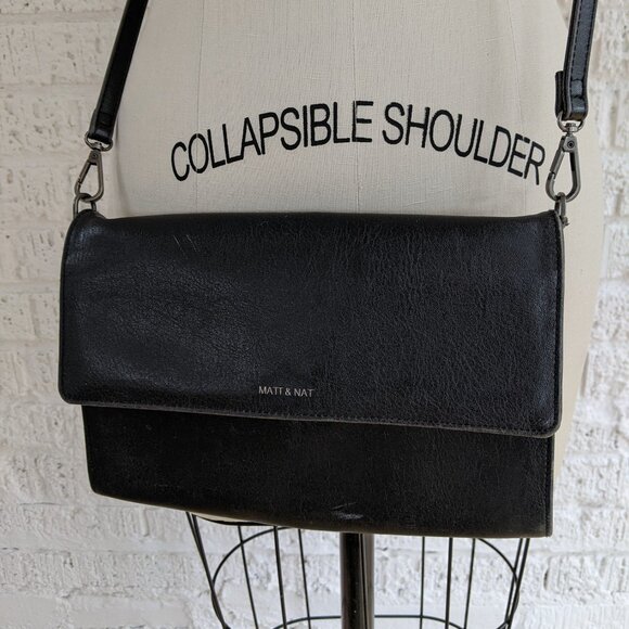 MATT & NAT BLACK ENVELOPE BAG - Picture 2 of 8